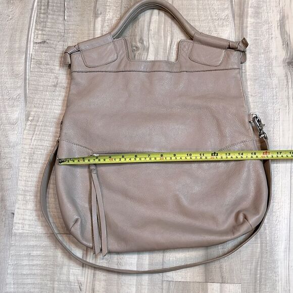 Foley + Corinna Disco City Convertible Tote disco city crossbody beige/taupe - Picture 8 of 9